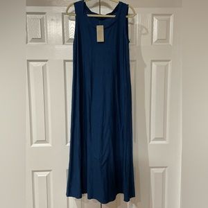New with tags Cut Loose Maxi Dress Navy. Sz Medium (will fit large) $38